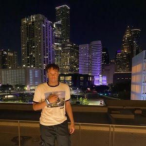 Meet your Posher, Adam